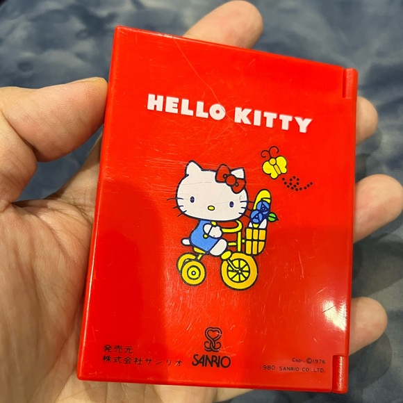 Vintage Hello Kitty Comb Mirror Compact Sanrio Japan 1976 Doll Travel Vanity Kit - Picture 2 of 9